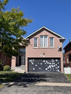 7481 Doverwood Drive, Mississauga, ON, L5N 6N2
