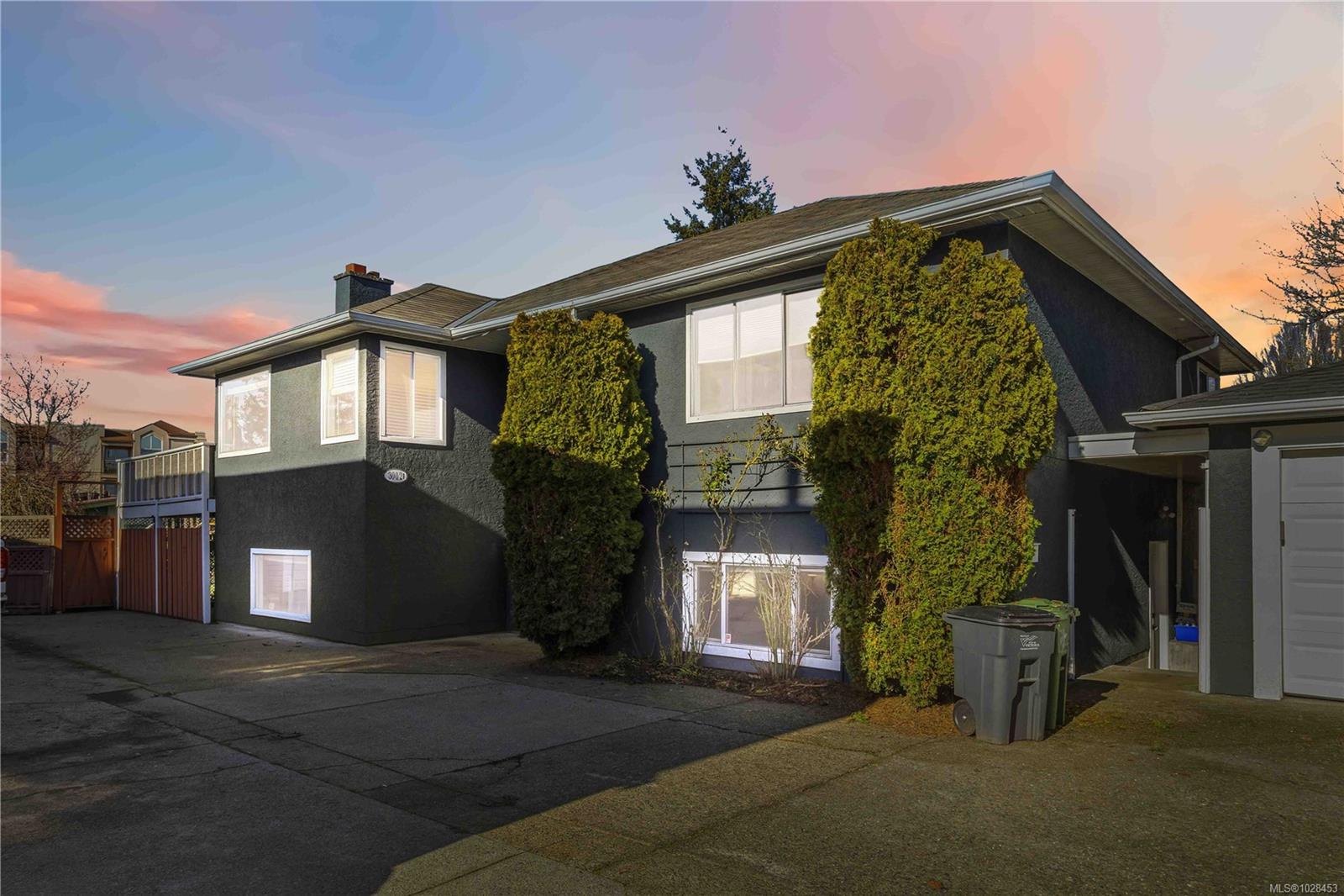Additional image 2 of B-3002 Cedar Hill Road, Victoria, BC, V8T 3J3