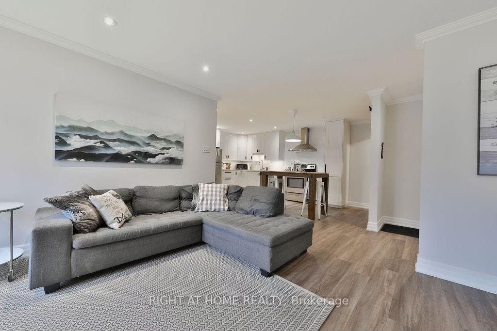 Additional image 3 of 234-1498 Pilgrims Way, Oakville, ON, L6M 3G9