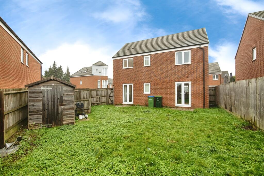 Laura Roberts Close, West Bromwich photo 4
