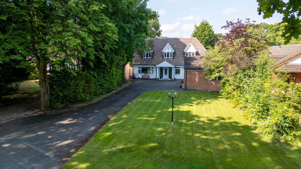 Birchy Close, Dickens Heath, Solihull