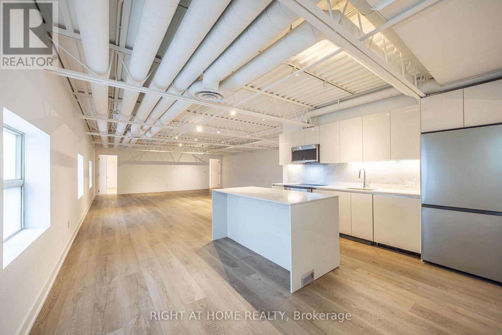 550 College Street, Toronto, ON, M6G1B1
