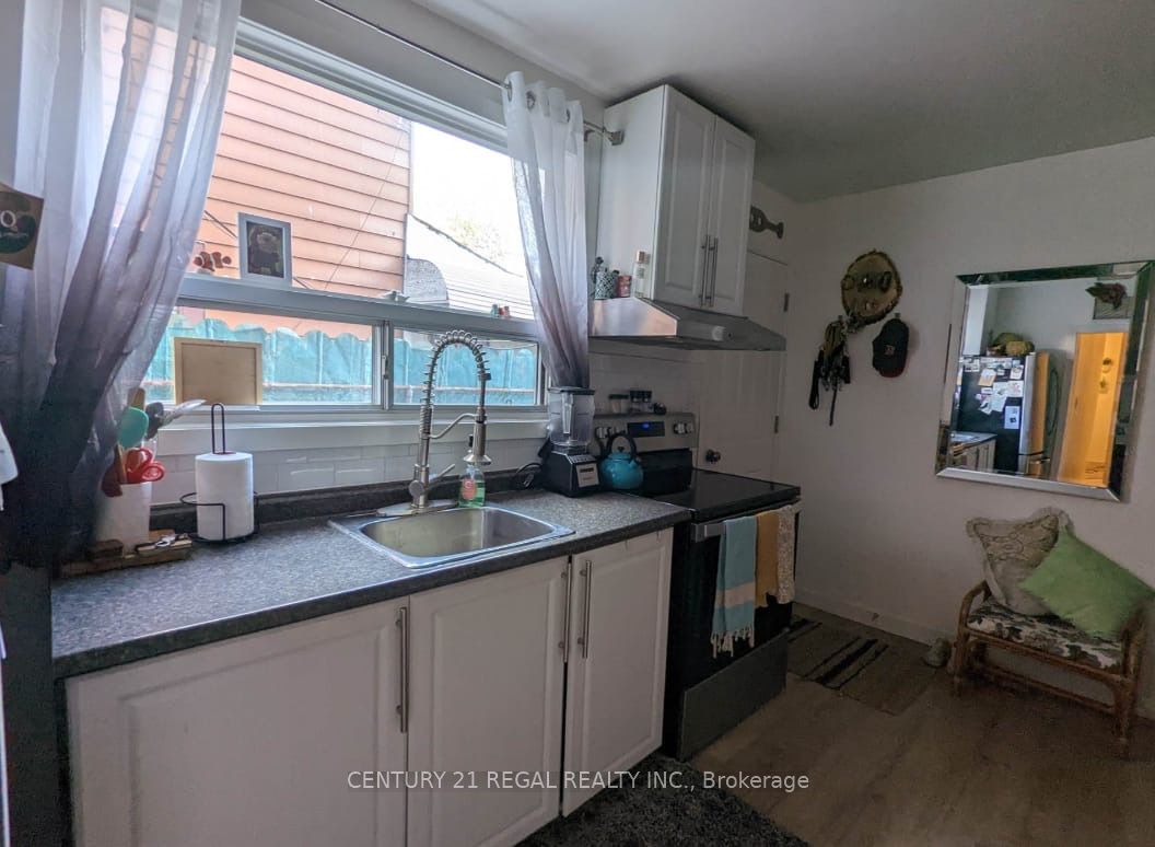 Additional image 6 of #1-1309 Dufferin Street, Toronto, ON, M6H 4C2