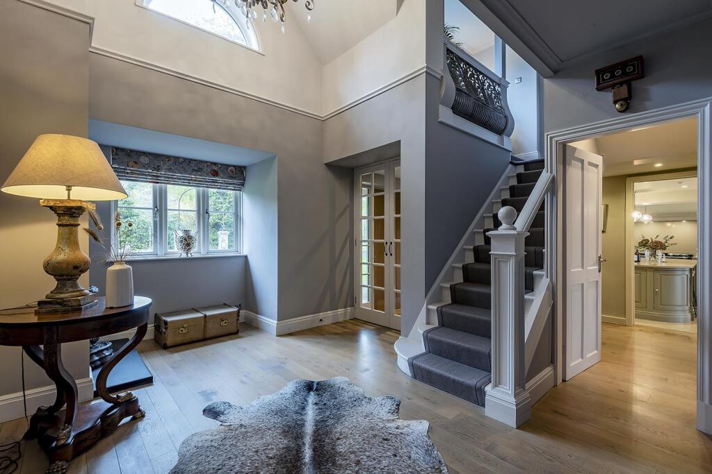 The Crescent, Hampton-In-Arden, Solihull photo 5