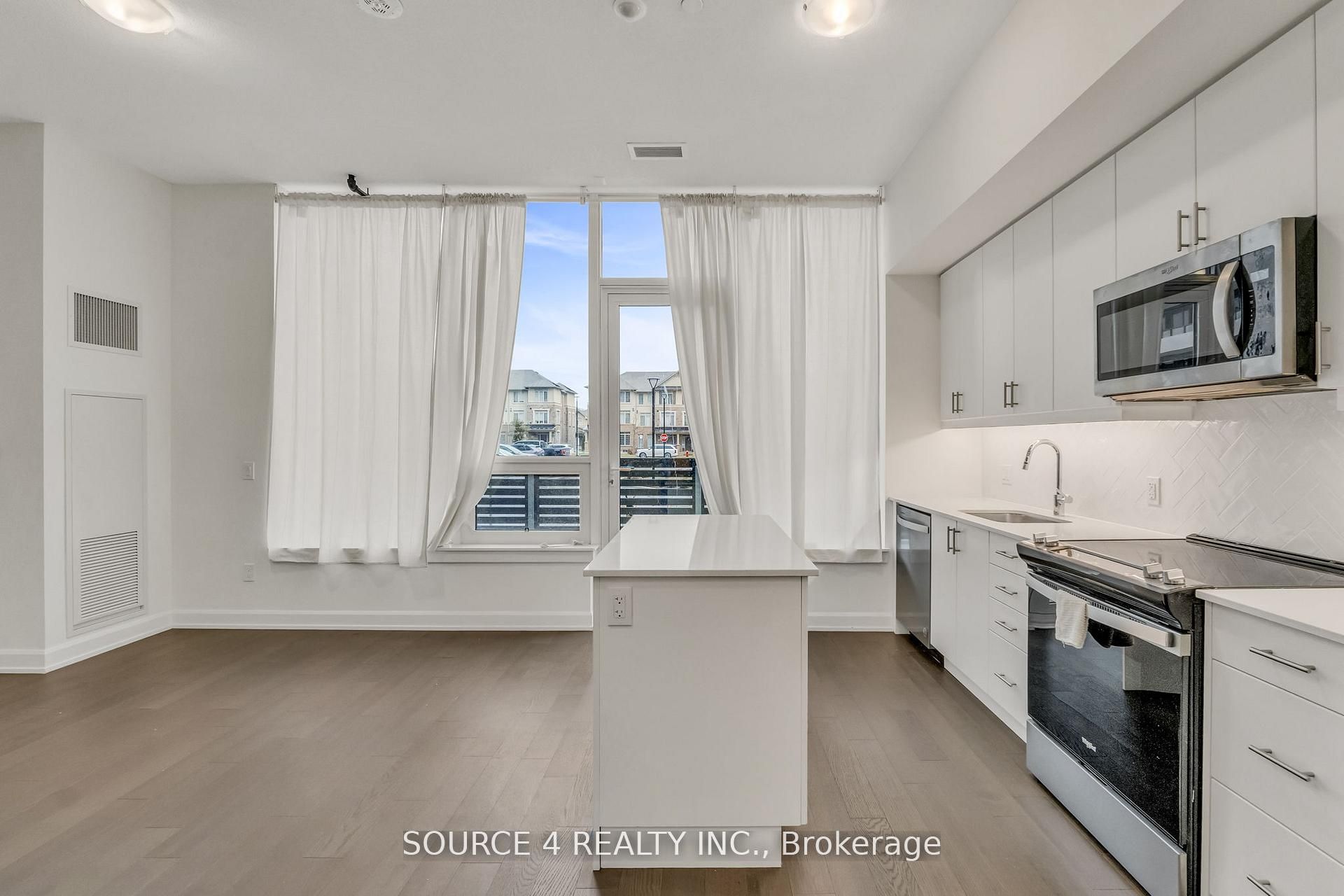 Additional image 3 of 102-3220 William Coltson Avenue, Oakville, ON, L6H 7X9