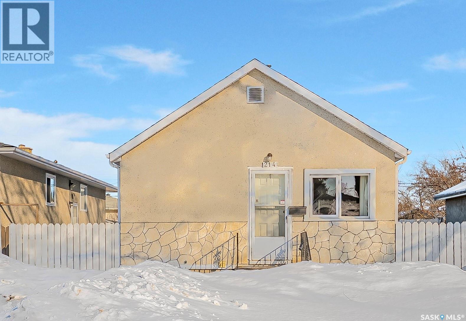 214 Q Avenue N, Saskatoon, SK, S7L2X6