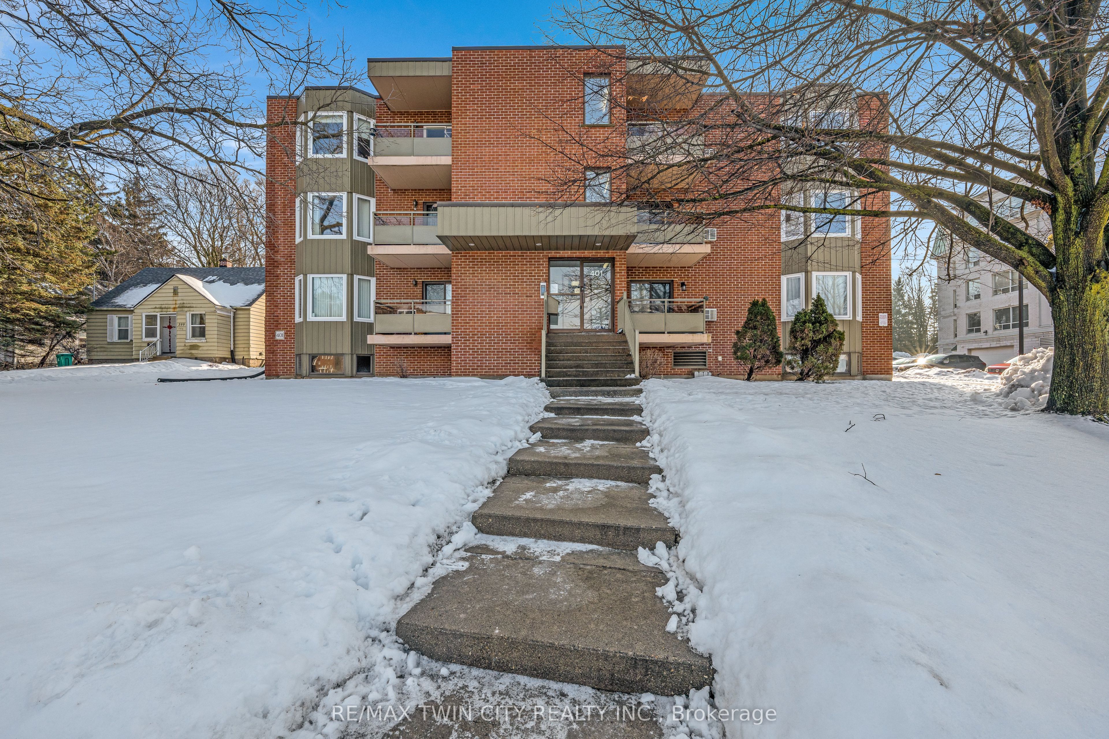 301-401 Erb Street, Waterloo, ON, N2L 1W7