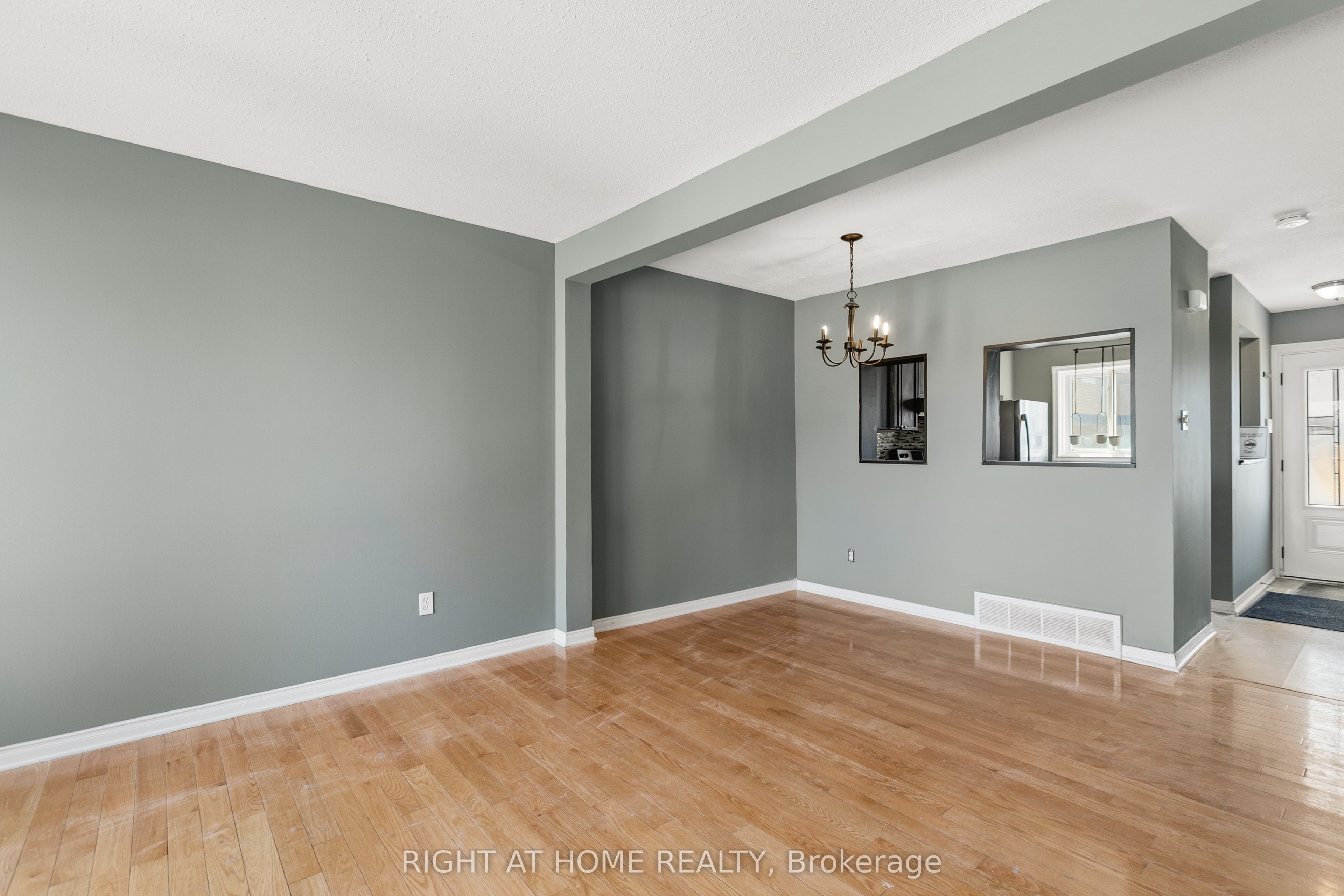 Additional image 3 of 4338 Meadowvale Lane, Ottawa, ON, K1B 5A2