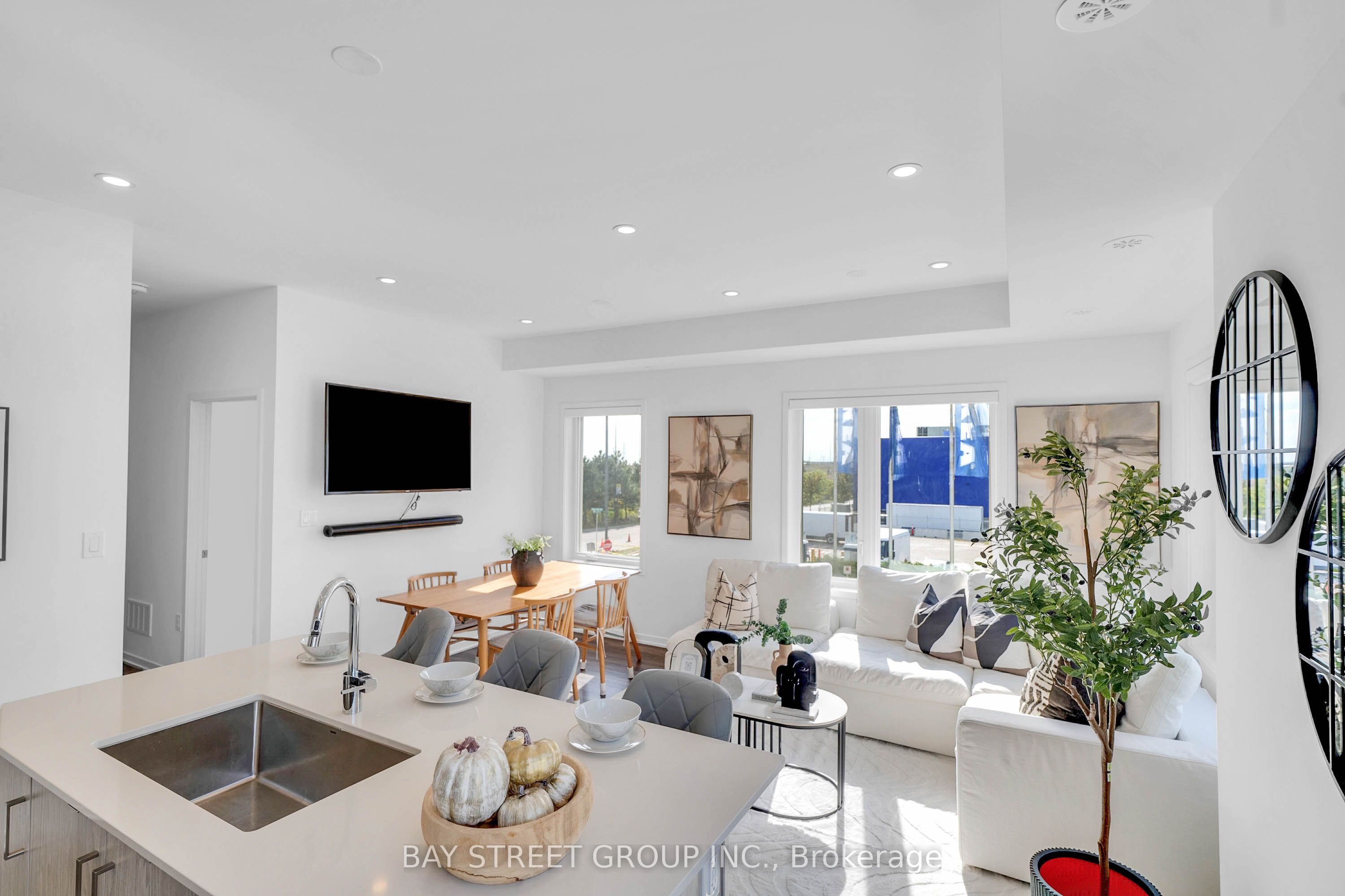 268-150 Honeycrisp Crescent, Vaughan, ON, L4K 0N1 photo 4