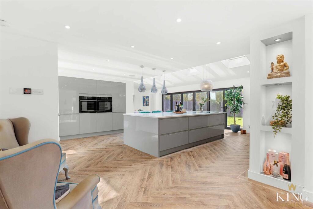 Ardens Close, Redditch photo 4
