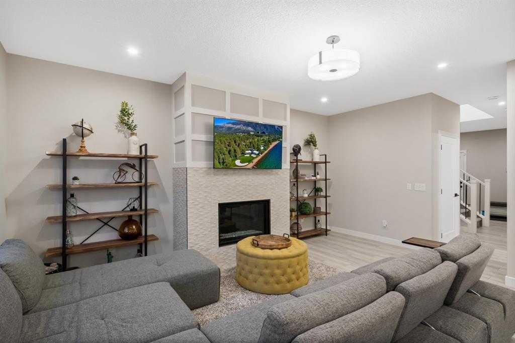 Additional image 5 of 132 Carringsby Avenue NW, Calgary, AB, t3p1s1