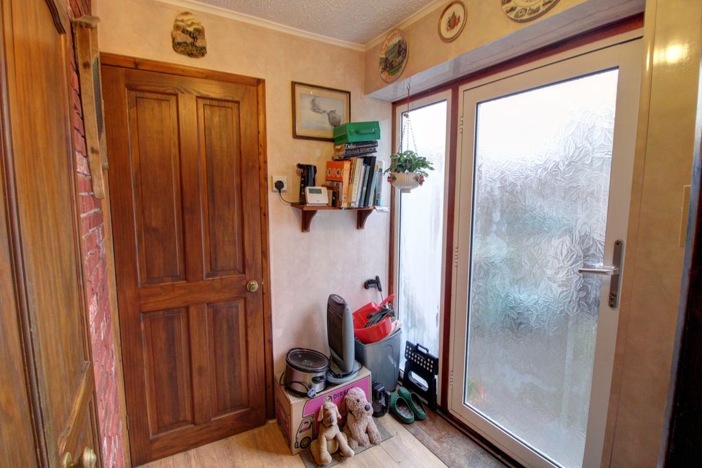 Additional image 6 of 3 bed semi-detached house for saleBrynamlwg, Hengoed CF82