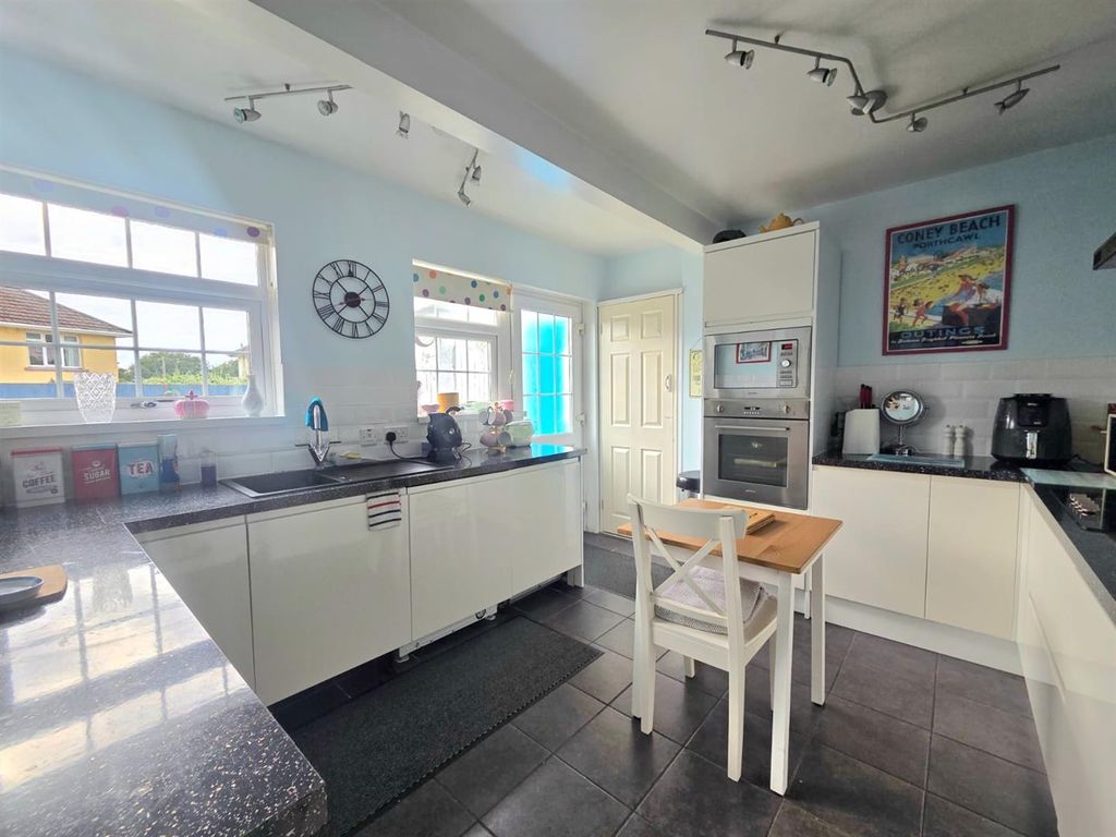 3 bed end terrace house for saleHeol Fach, Nantgarw, Cardiff CF15