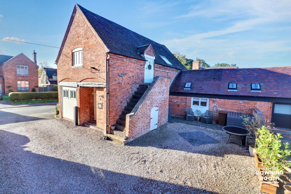 Wishbone Barn, Main Road, Haunton, B79 9HN - Beautifully Presented Barn Conversion