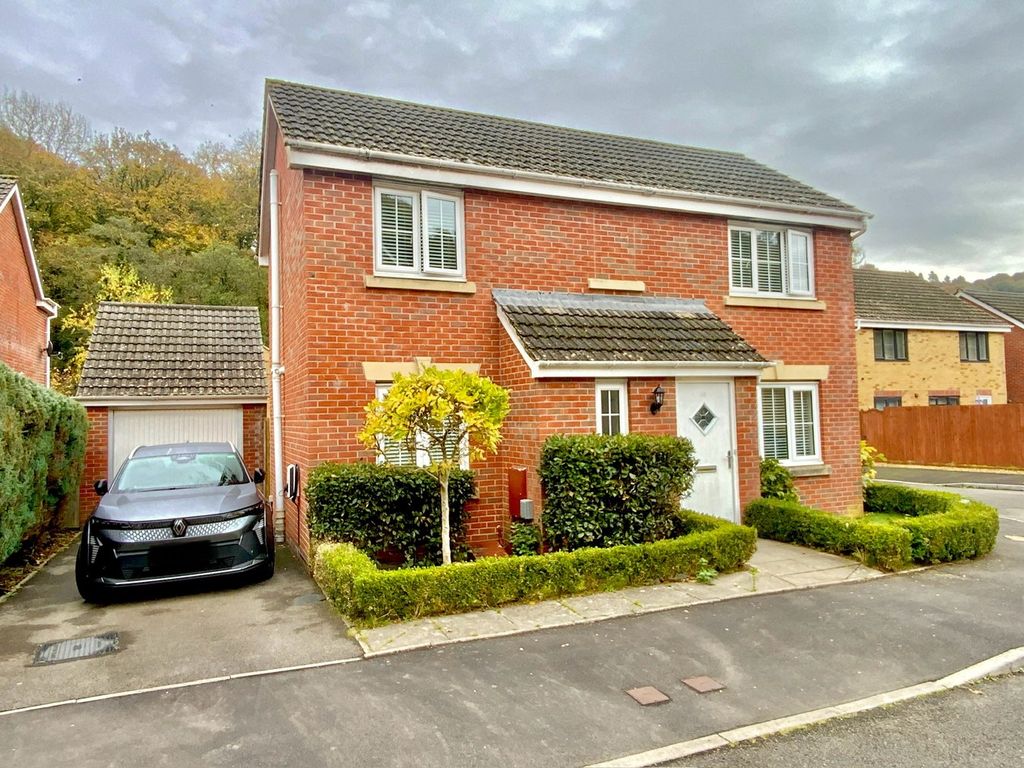 3 bed detached house for saleCoed Celynen Drive, Abercarn, Newport NP11