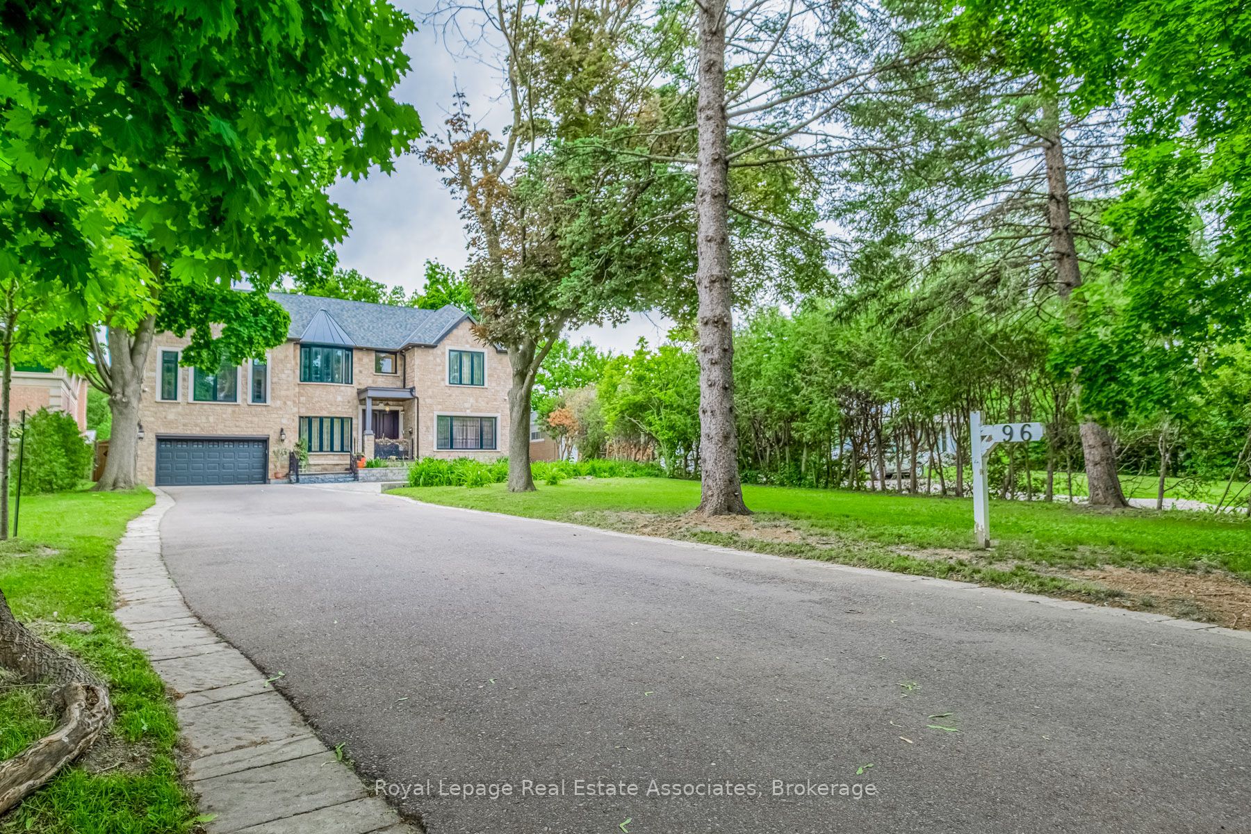 96 Elmcrest Road, Toronto, ON, M9C 3R9