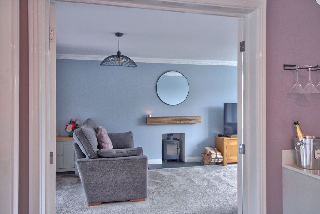 Additional image 4 of 4 bed detached house for saleClos Y Goron, Blackwood NP12
