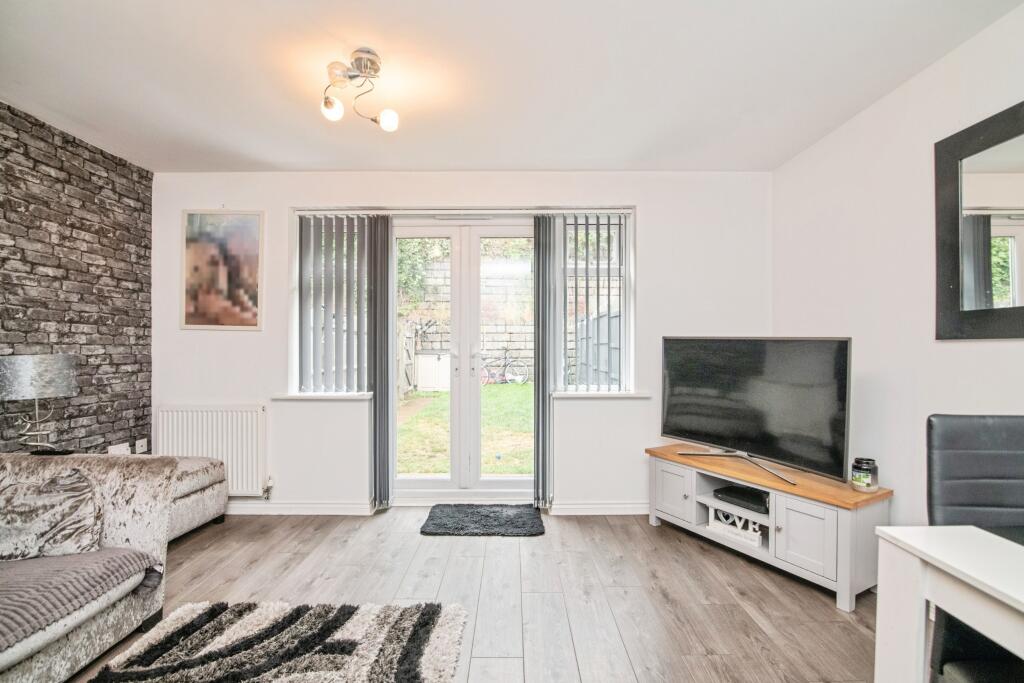 Additional image 2 of Batsman Close, Halesowen, B63
