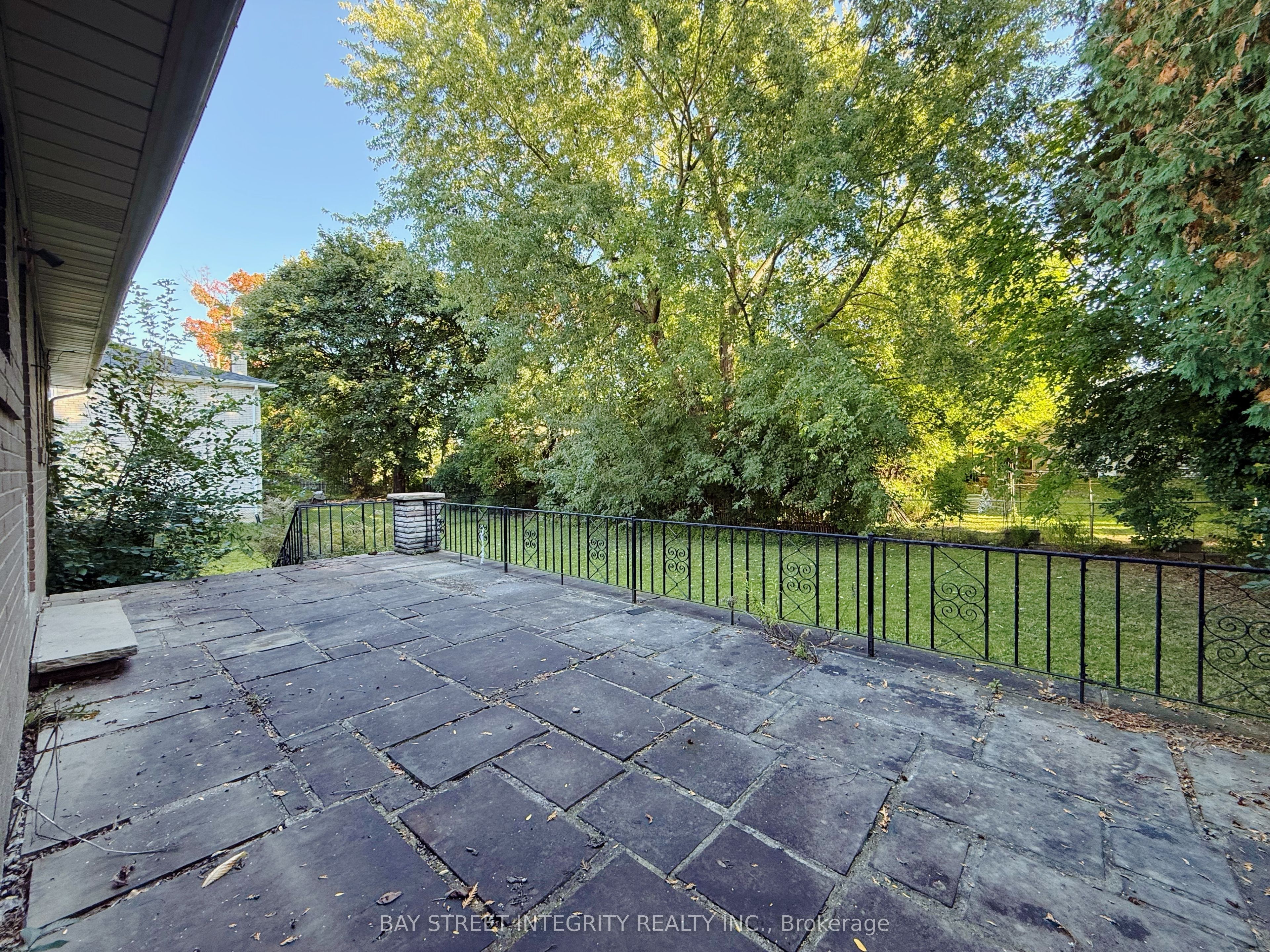 Additional image 3 of 143 Munro Boulevard, Toronto, ON, M2P 1C9
