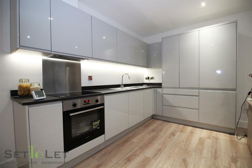 Broadoaks, Streetsbrook Road, Solihull photo 2