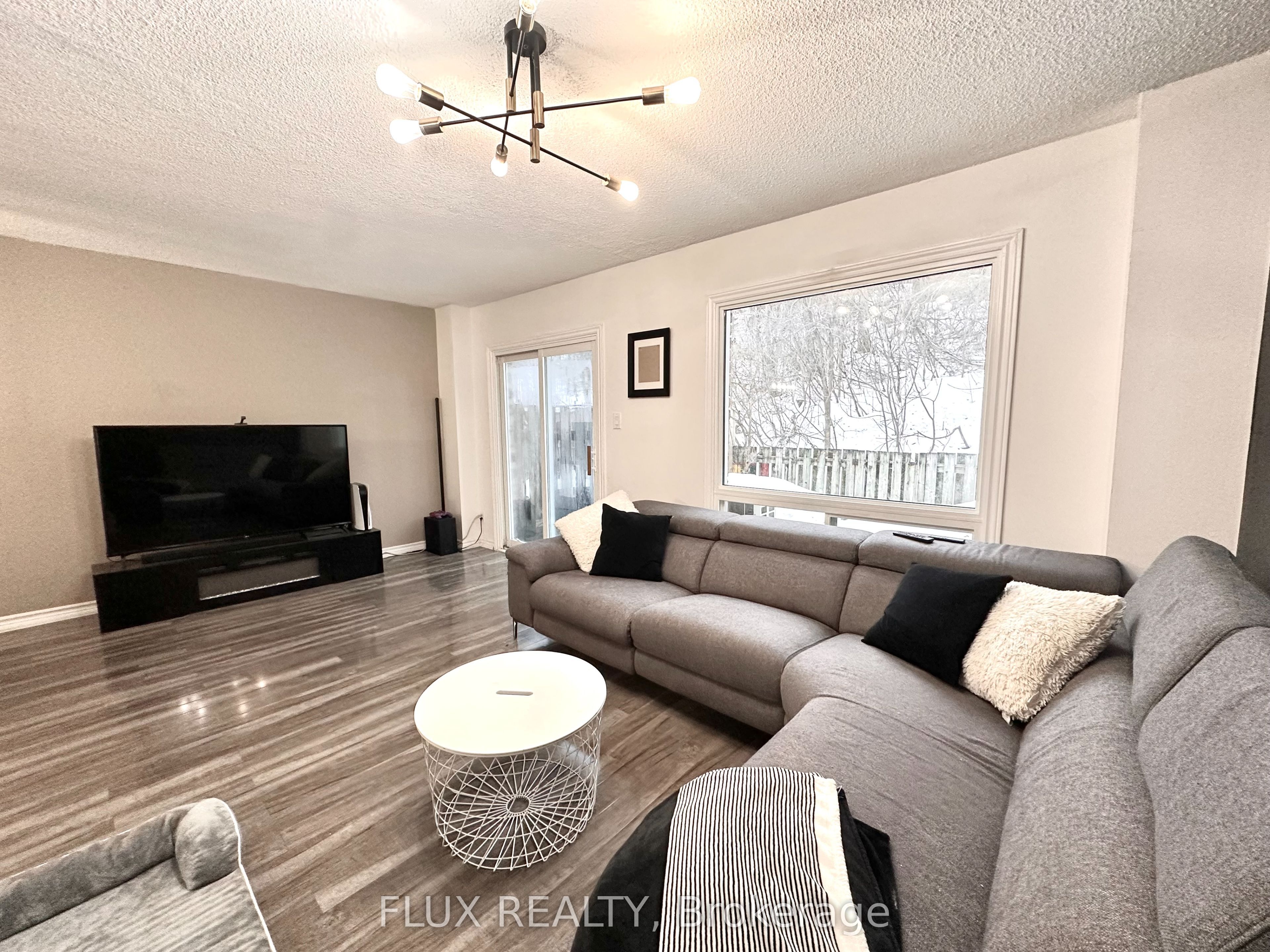 32-52 Adelaide Street, Barrie, ON, L4N 3T5