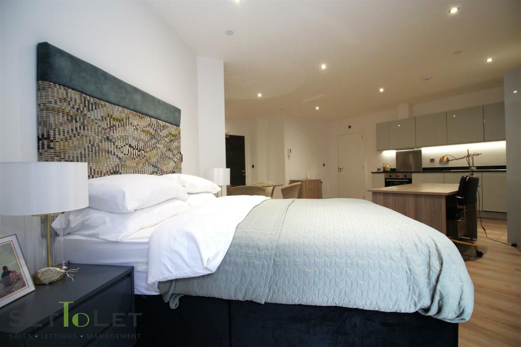 Broadoaks, Streetsbrook Road, Solihull photo 5