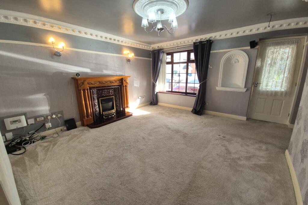 Regis Heath Road, Rowley Regis, B65 photo 3