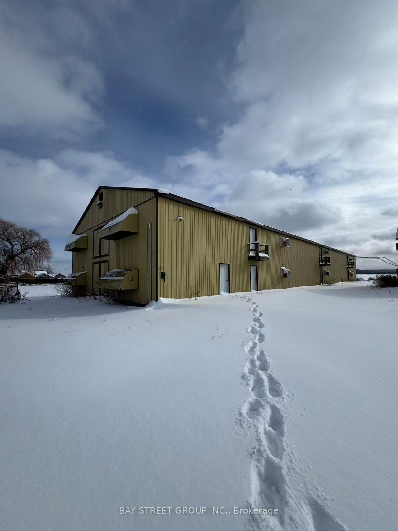 Barn 4-641 Canal Road, Bradford West Gwillimbury, ON, L3Z 2A6