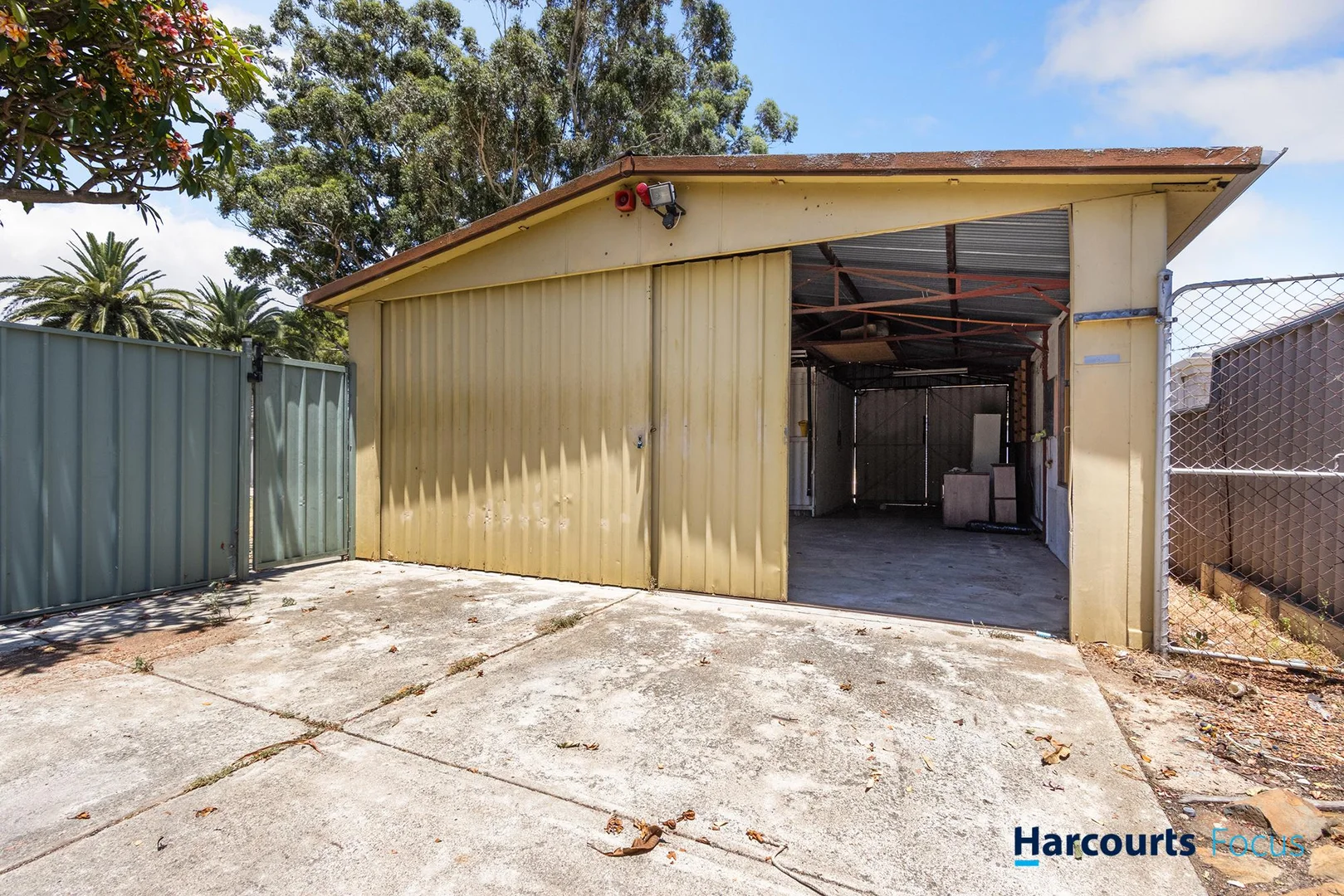 Additional image 32 of 34 Fifth Road, Armadale WA 6112