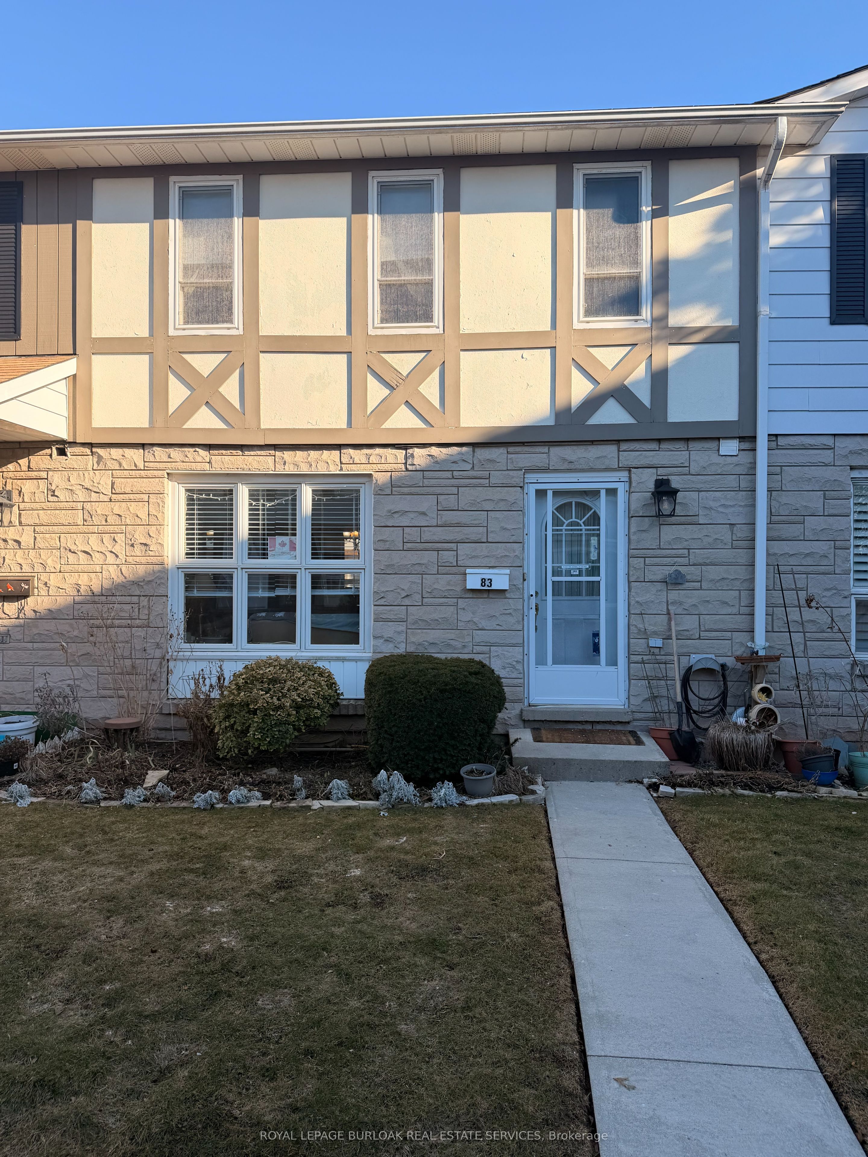 83-5475 Lakeshore Road, Burlington, ON, L7L 1E1