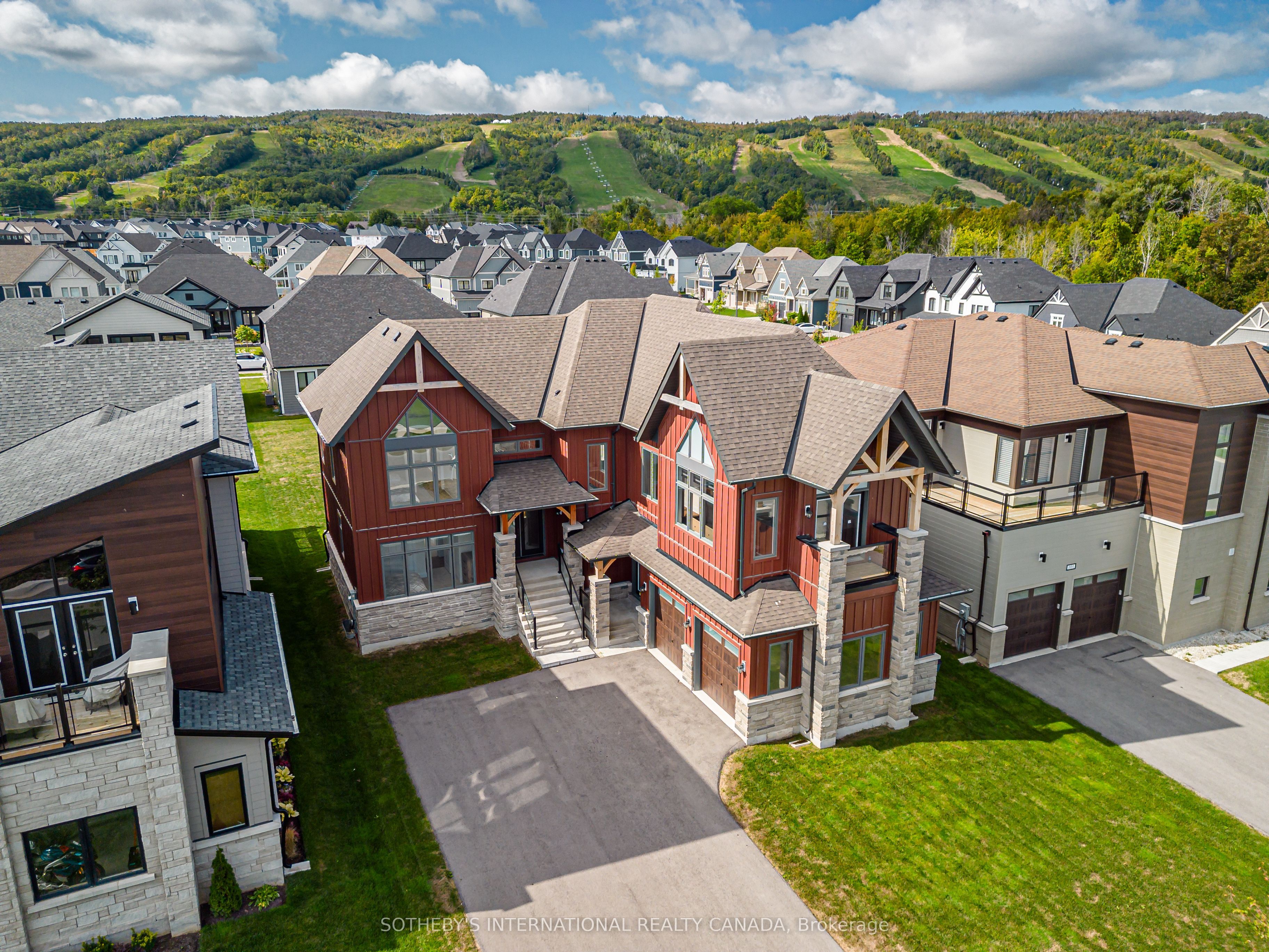 103 Stoneleigh Drive, Blue Mountains, ON, L9Y 4P5