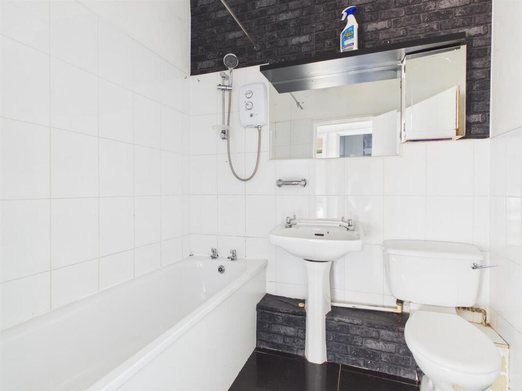 Additional image 5 of Flat 2, Furlong Court