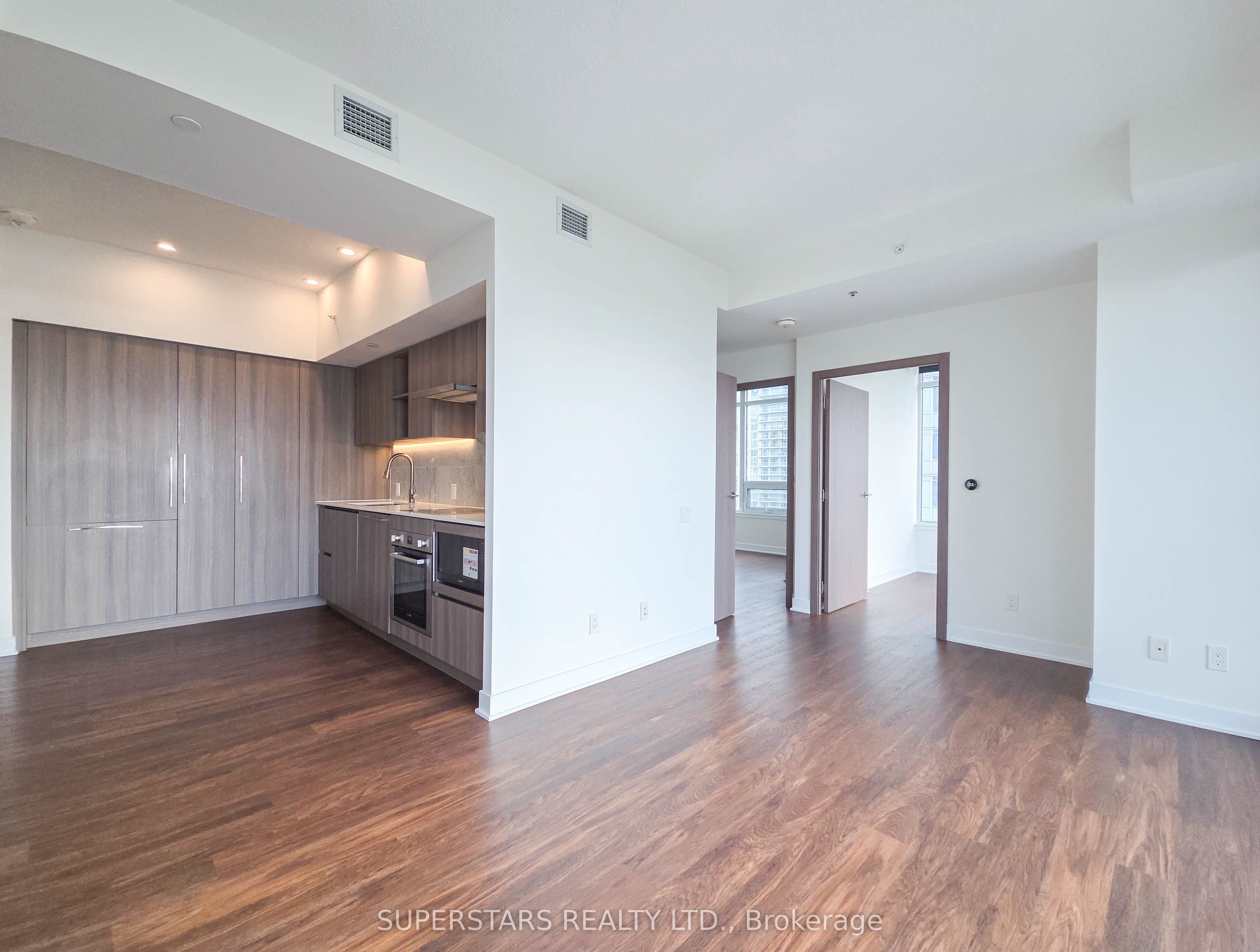 2811-19 Bathurst Street, Toronto, ON, M5V 0N2 photo 5