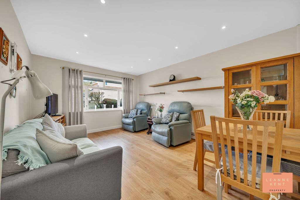2 bed semi-detached bungalow for saleCherry Tree Close, Bedwas, Caerphilly CF83 photo 2