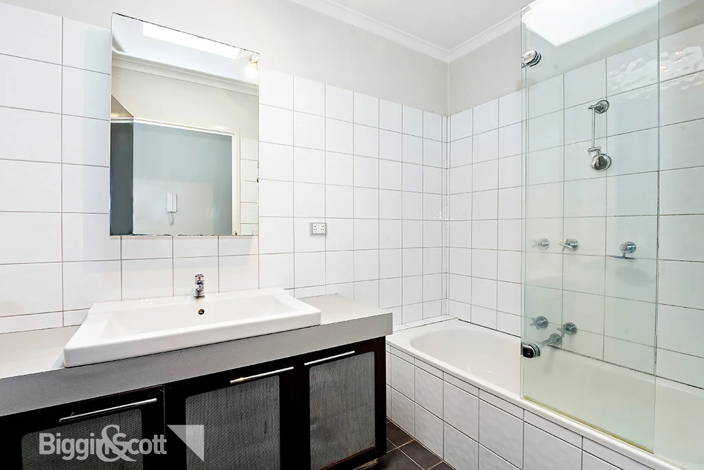 Additional image 3 of 10/44 Marine Parade, St Kilda VIC 3182