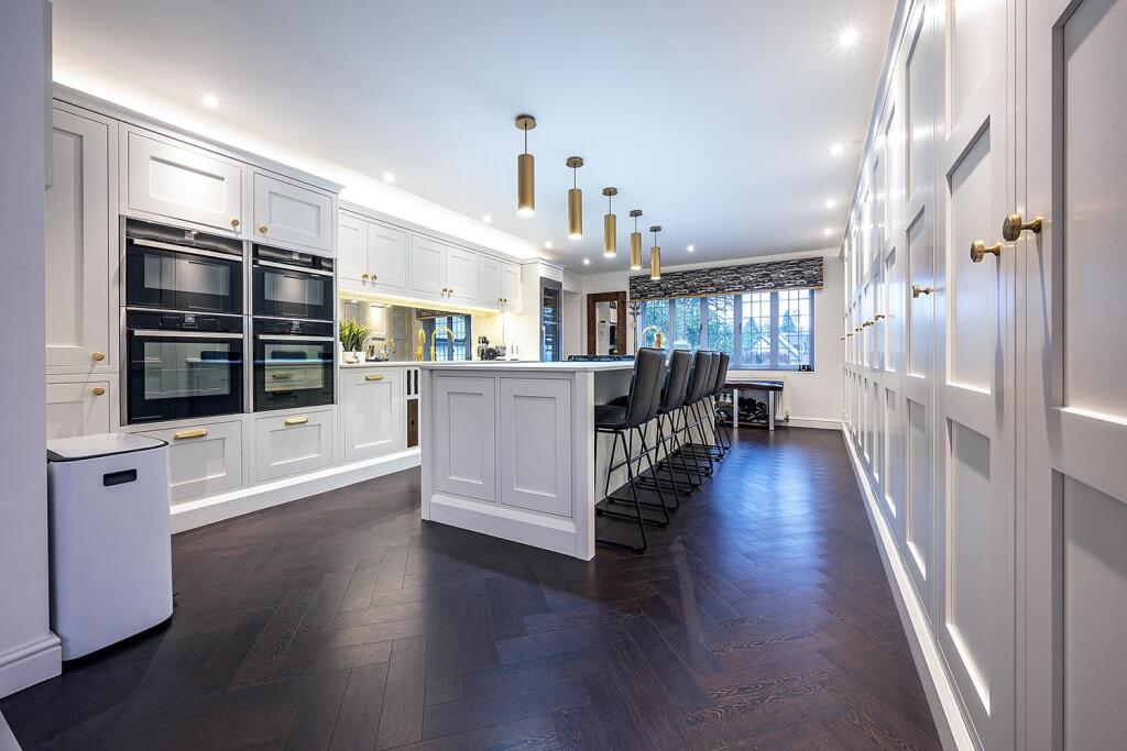 The Crescent, Hampton-In-Arden, Solihull photo 2