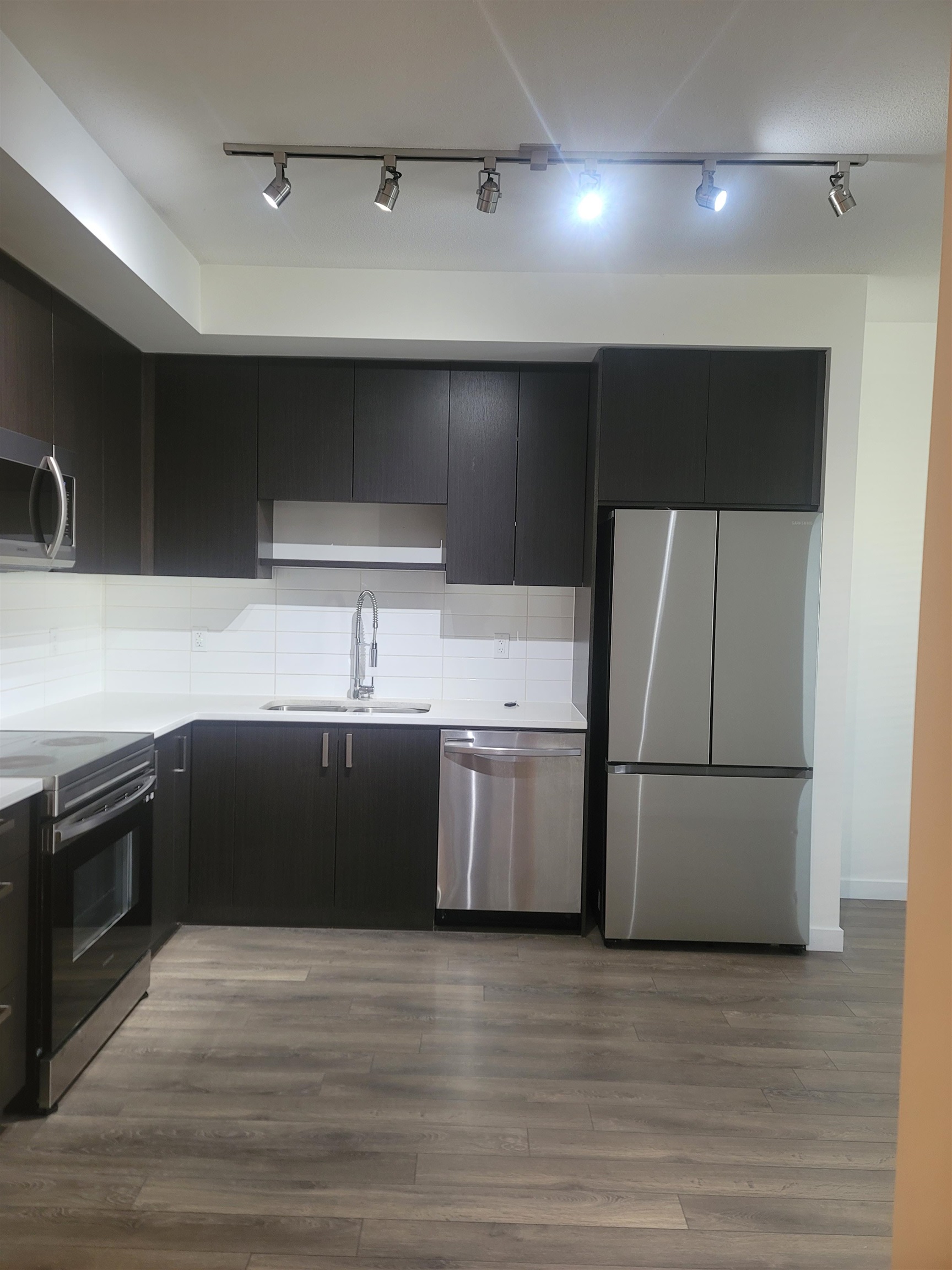 Additional image 3 of 417 15825 85a , Surrey, BC, V4N 6W9