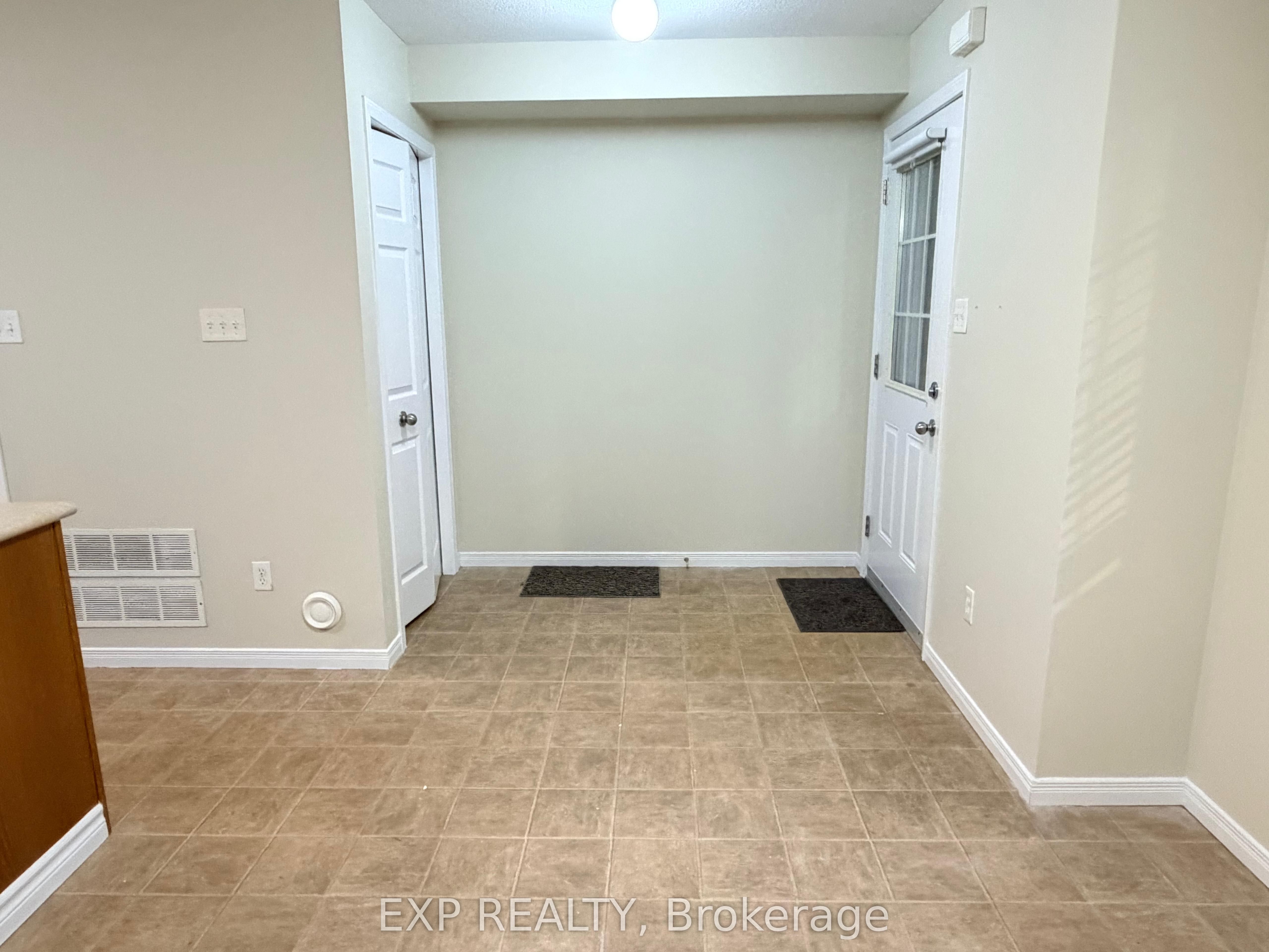 12A-50 Howe Drive, Kitchener, ON, N2E 0A3 photo 2
