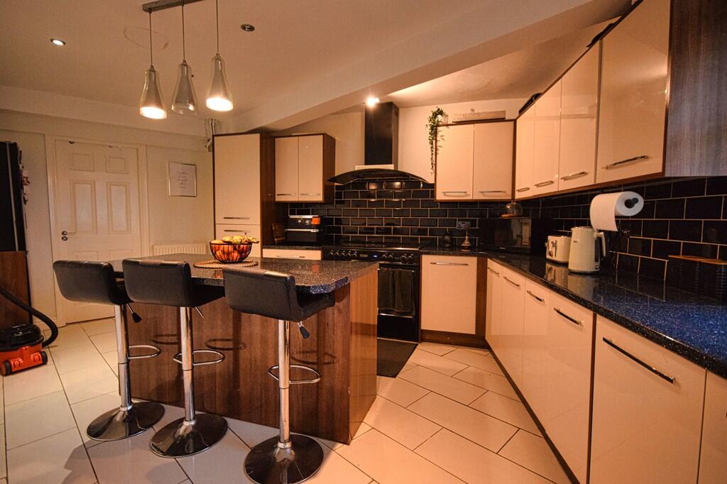 Springfield Crescent, Elmdon, Solihull  photo 4