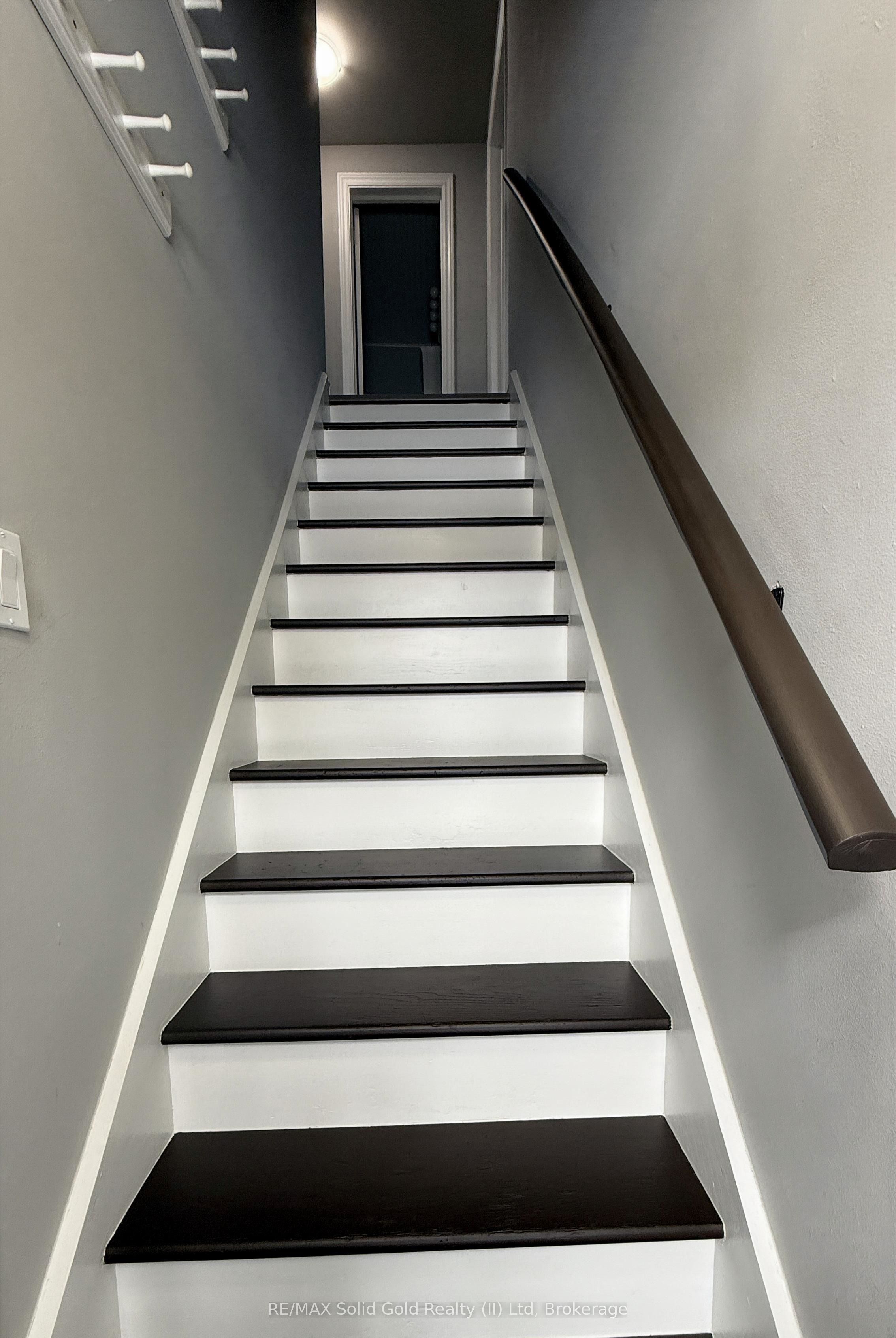 Additional image 2 of upper level-162 Ninth Avenue, Kitchener, ON, N2C 1T1