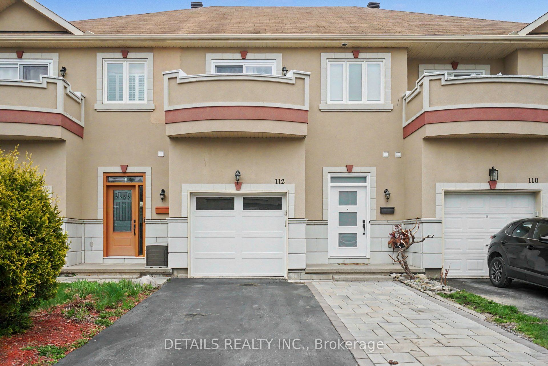 112 Whispering Winds Way, Ottawa, ON, K1W 0B7