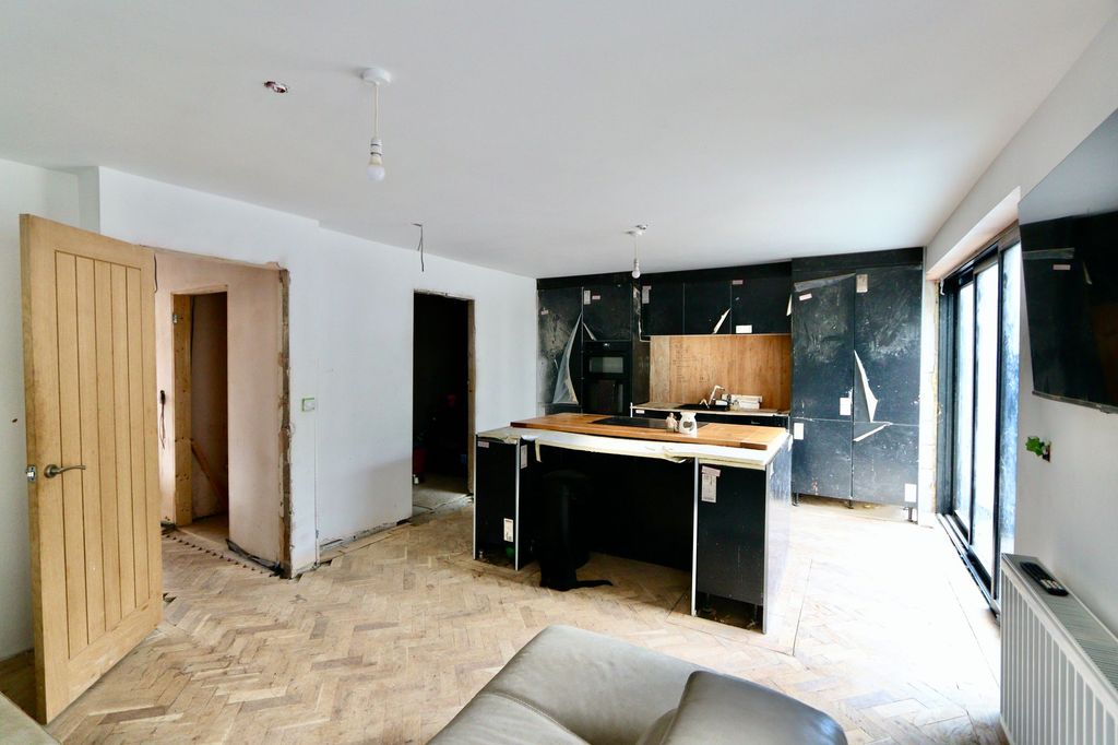 Additional image 2 of 4 bed detached house for saleChapel Gardens, Abercarn NP11