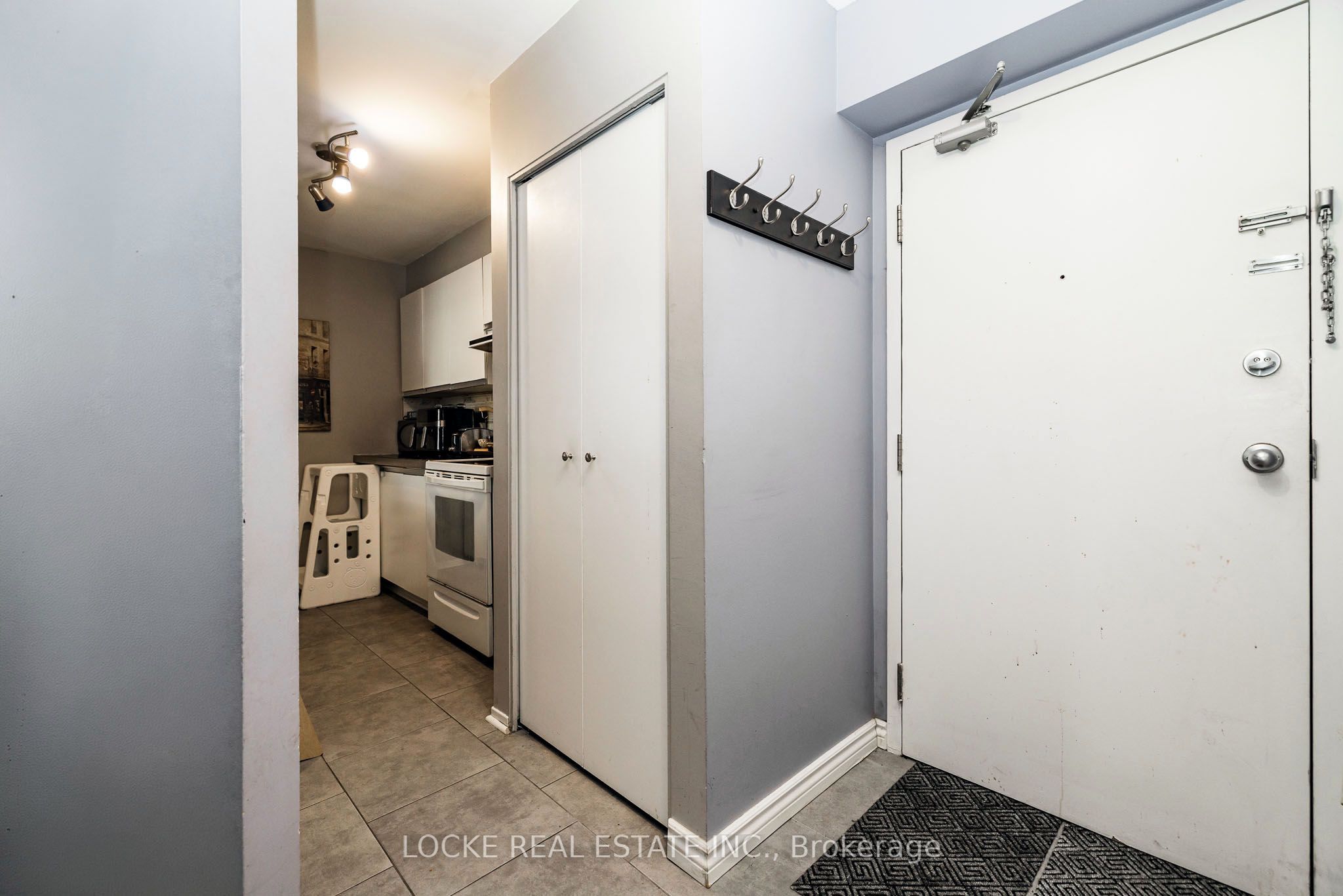 Additional image 5 of 105-250 Brittany Drive, Ottawa, ON, K1K 4M1
