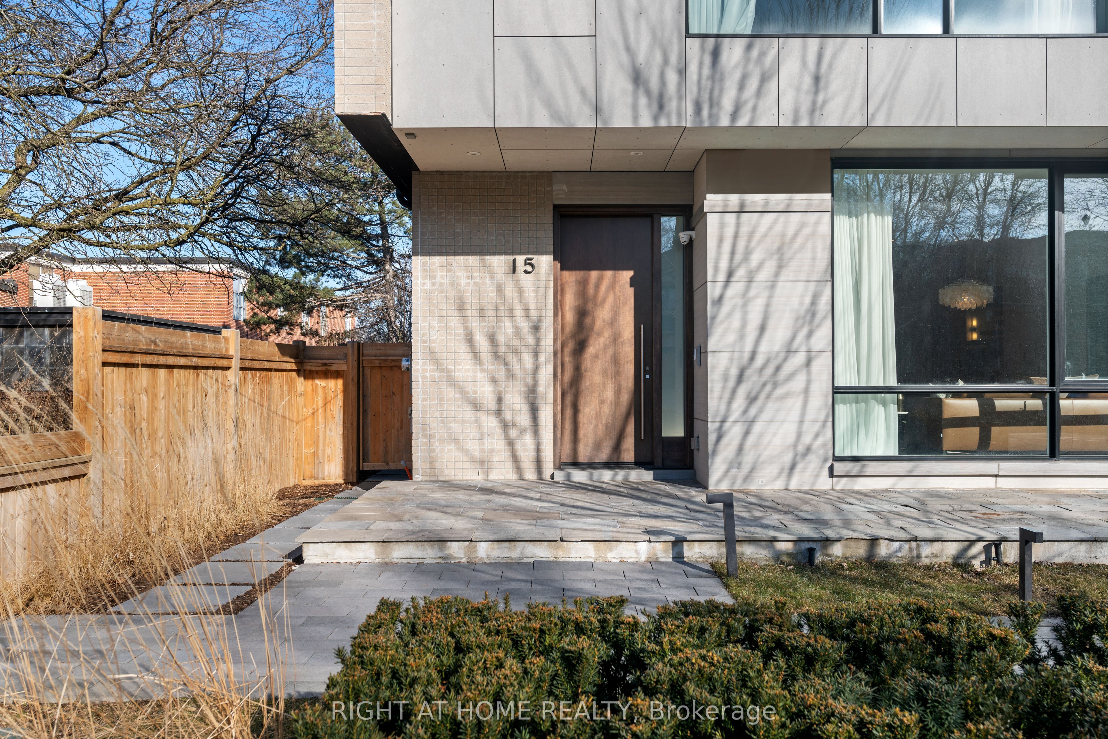 15 Fairmeadow Avenue, Toronto, ON, M2P 0A5 photo 2