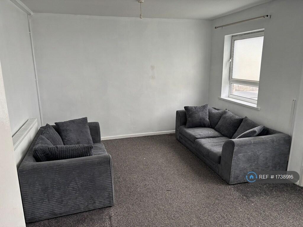 Fir Tree Grove, Sutton Coldfield, B73 photo 3