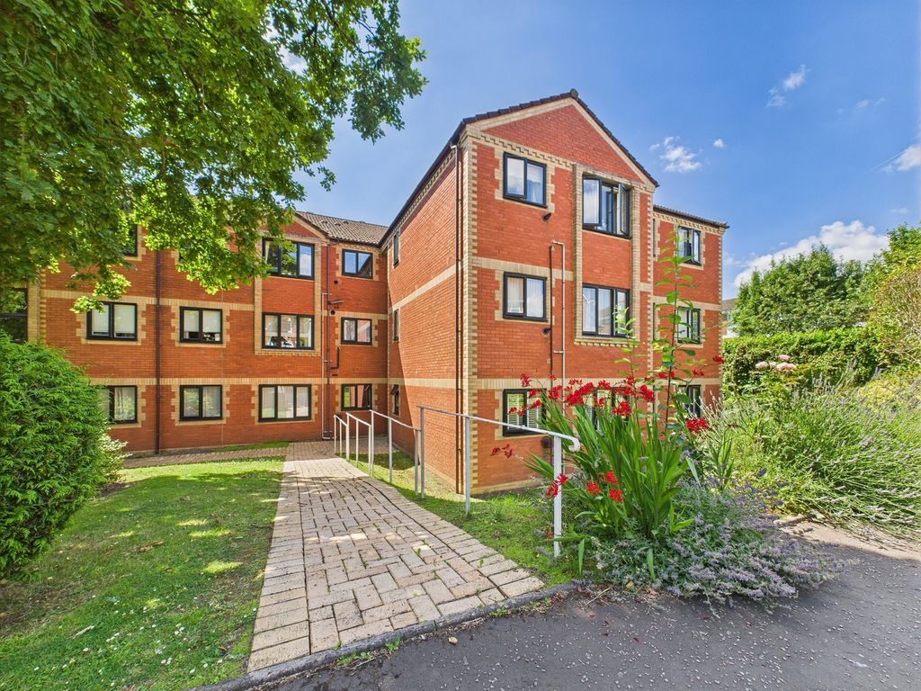 2 bed flat for saleHeol Y Felin, Rhiwbina, Cardiff. CF14