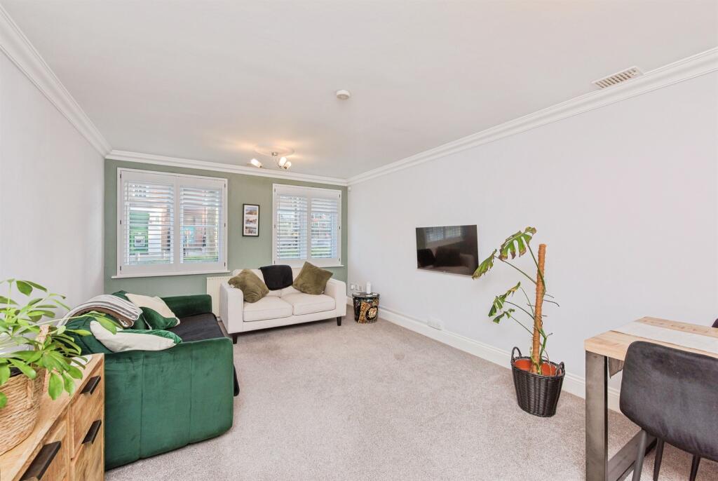 Caversham Place, SUTTON COLDFIELD photo 4