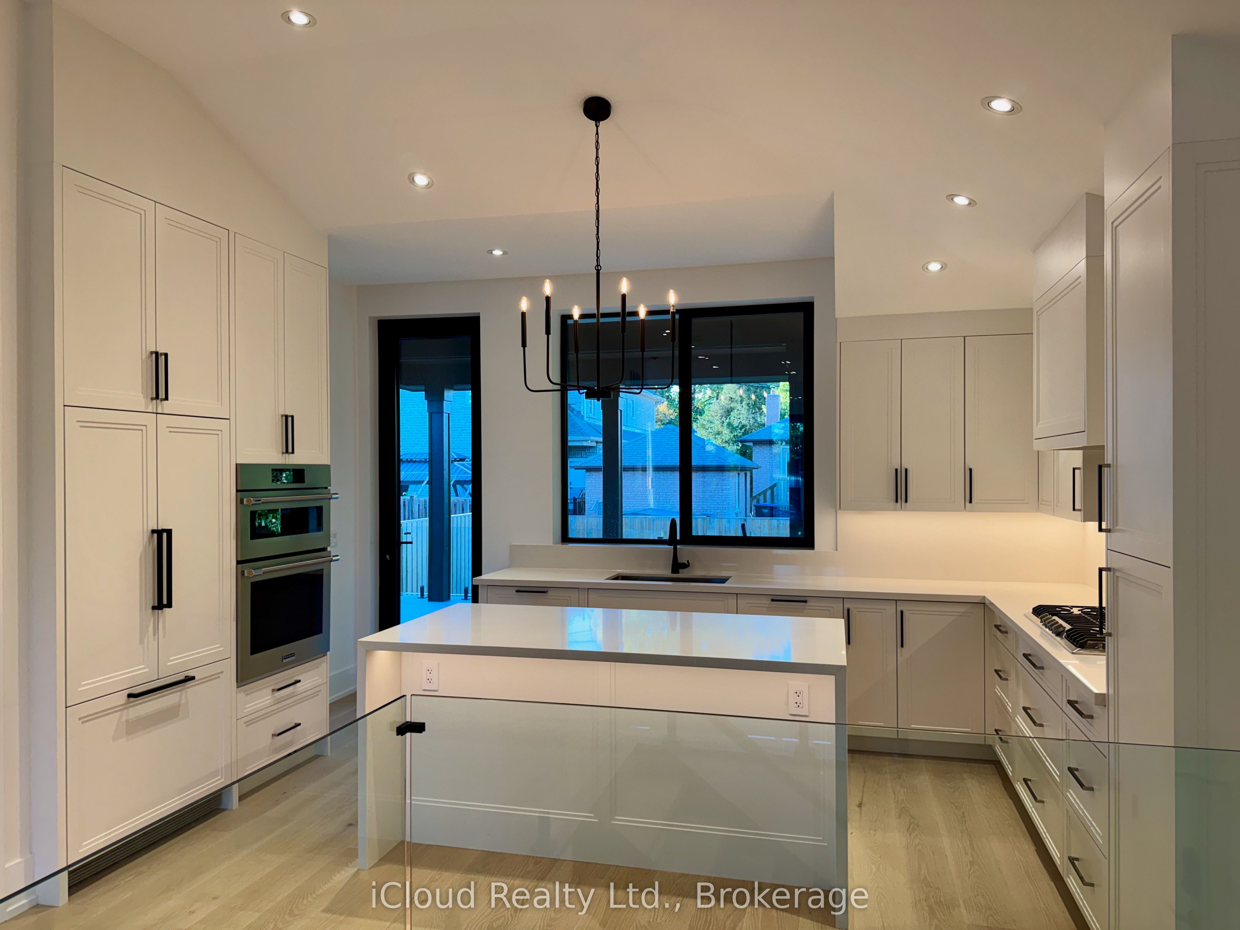201 Troy Street, Mississauga, ON, L5G 1S9