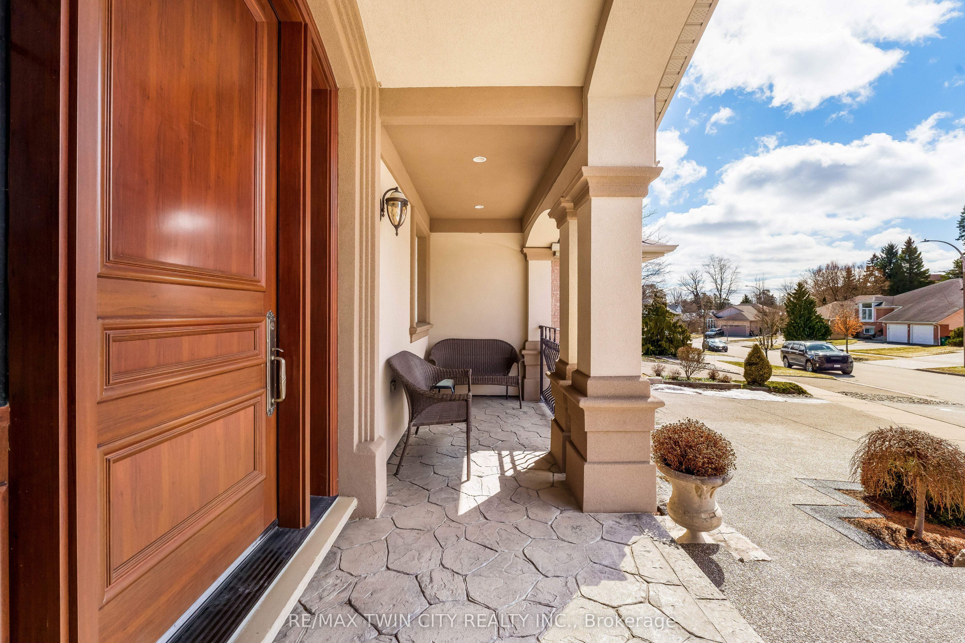 Additional image 2 of 60 Chandos Drive, Kitchener, ON, N2A 3C2