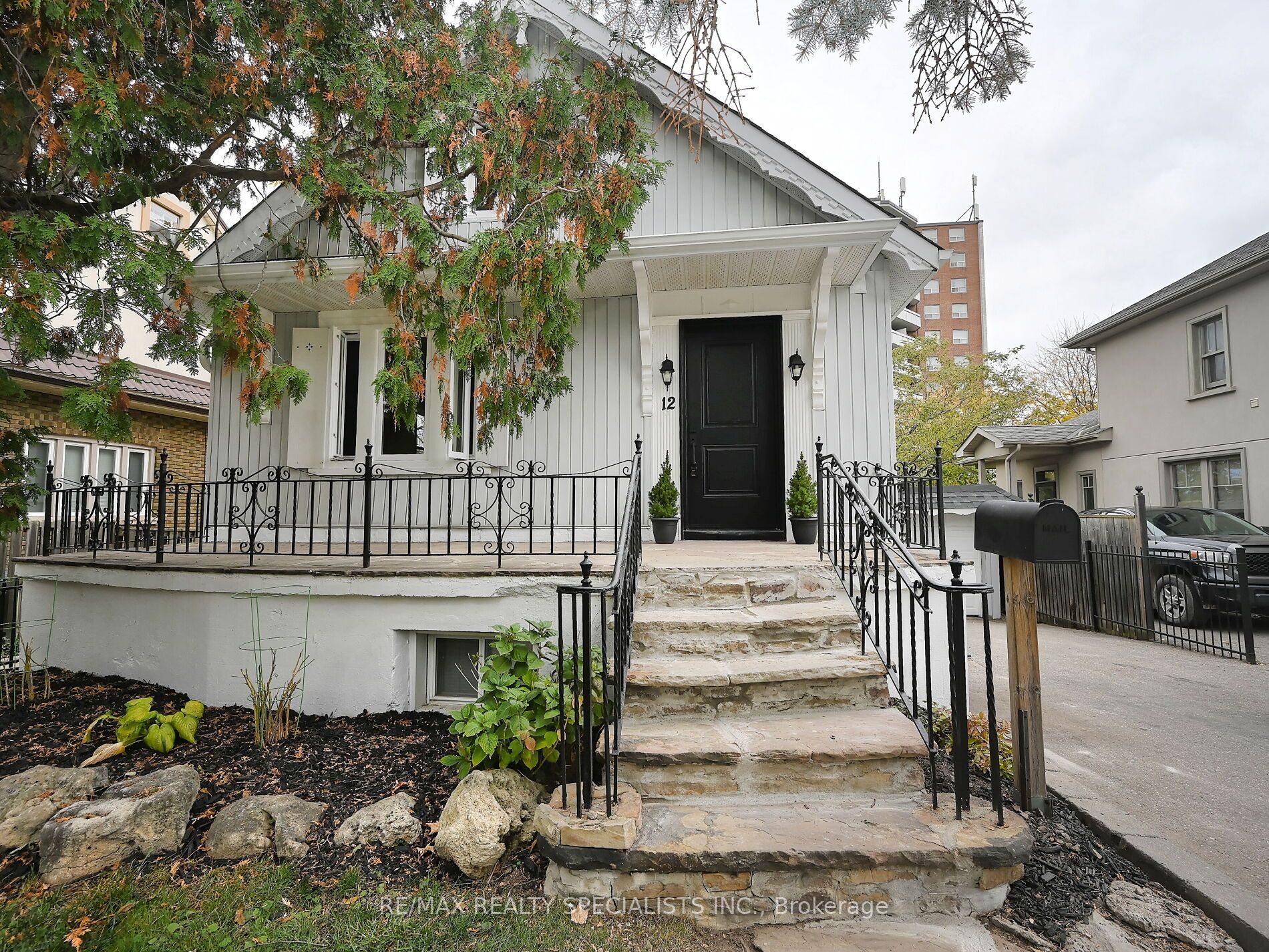 12 Elizabeth Street S, Brampton, ON, L6Y 1P8